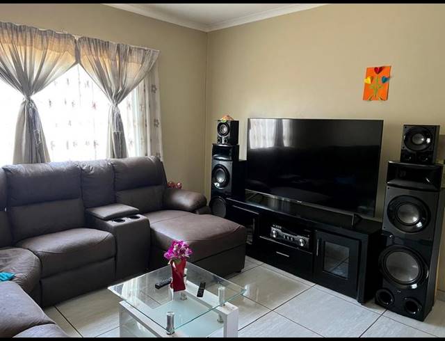 2 BEDROOM HOUSE FOR SALE IN SALFIN